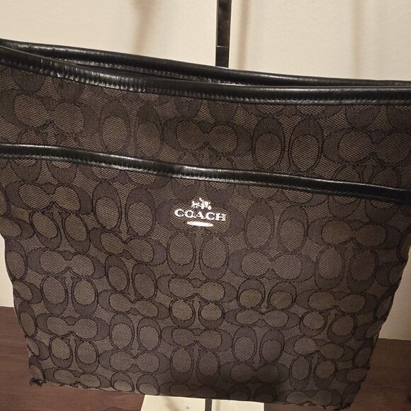 Coach Rowan Crossbody Handbag w/cc ~ EUC - Picture 2 of 10